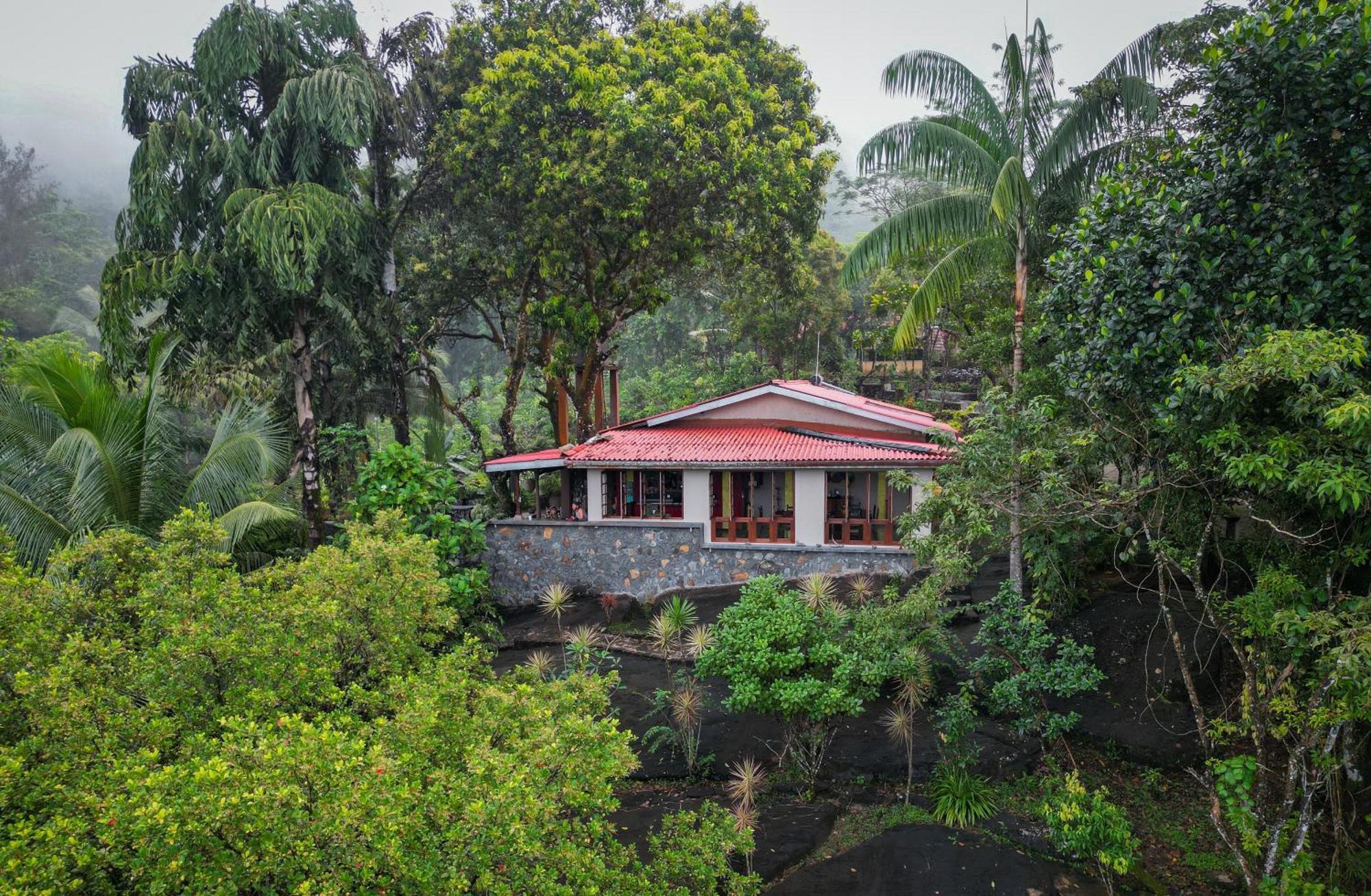 Singharaja Garden AGRO ECO Lodge Pelawatta  Exterior foto